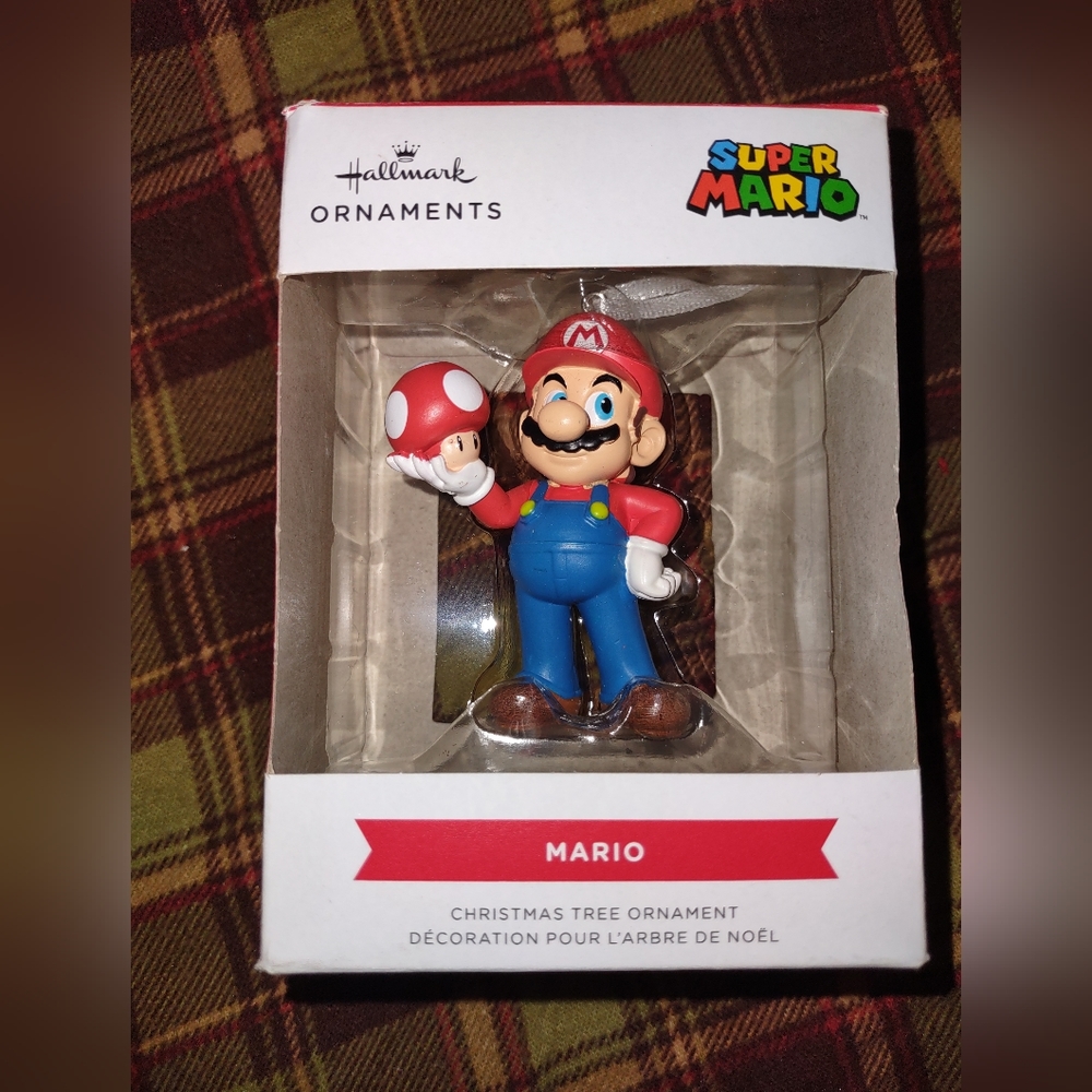 New In Box Hallmark Super Mario Christmas Ornament